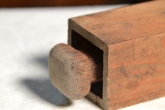 bottom-B-stopper