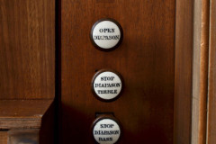 stopknobs-treble-end