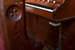 console-from-treble-end-showing-trigger-swell-and-elaborate-bench