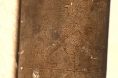 middle-b-top-marking-B
